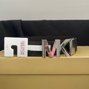 MK reversible black/silver belt. Signature MK design